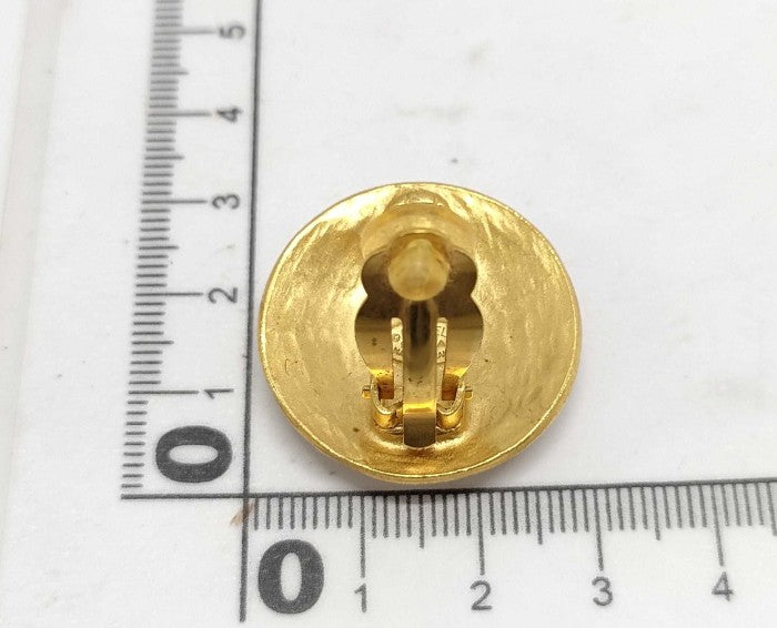 CHANEL 96A Gold-Tone CC Clip-On Earring Single Round Vintage France