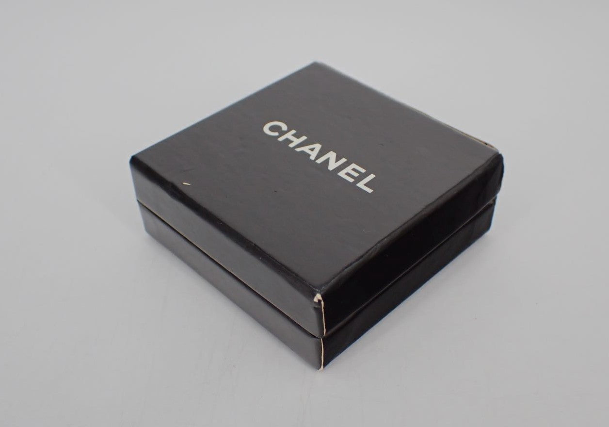 CHANEL ココ カメリア ピアス ブラック&シルバー 箱付 送料無料