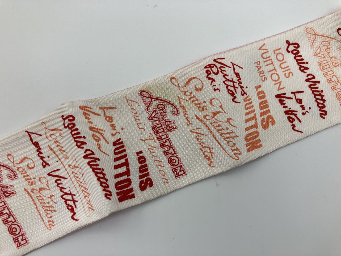 ผ้าพันคอหลุยส์ วิตตอง สีชมพู 116 x 5.5 จัดส่งฟรี