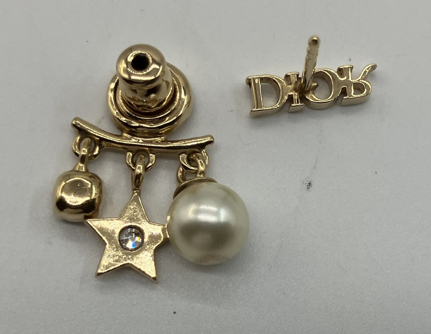 ต่างหู Dior Dio(r)evolution Dior Evolution (สำหรับหูทั้งสองข้าง ข้างเดียวเท่านั้น) GP x Rhinestone x ไข่มุกปลอม สีทอง จัดส่งฟรี