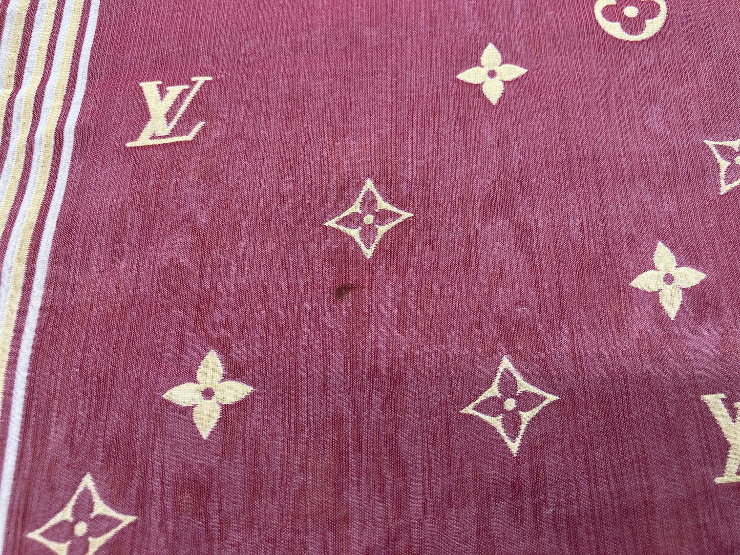 ผ้าพันคอ LOUIS VUITTON 150 x 42 ซม. (59.06 x 16.54 นิ้ว) จัดส่งฟรี