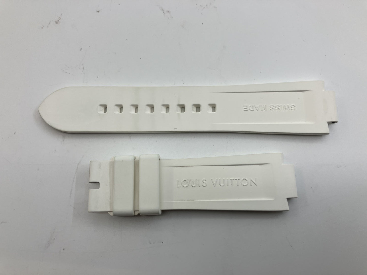 สายนาฬิกา LOUIS VUITTON Monogram Rubber สำหรับ Tambour ความกว้างสาย 1.2 ซม. สีขาว มาพร้อมกระเป๋า จัดส่งฟรี