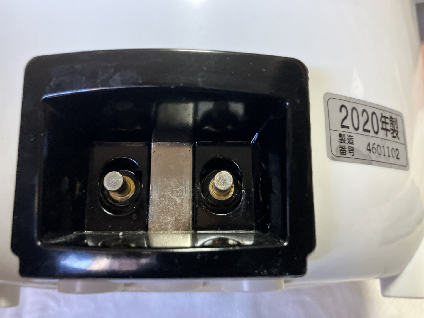 Zojirushi Steam Humidifier EE-RQ50, manufactured in 2020, includes box, cord, and instruction manual, Move Confirmed, and has been cleaned twice with citric acid.