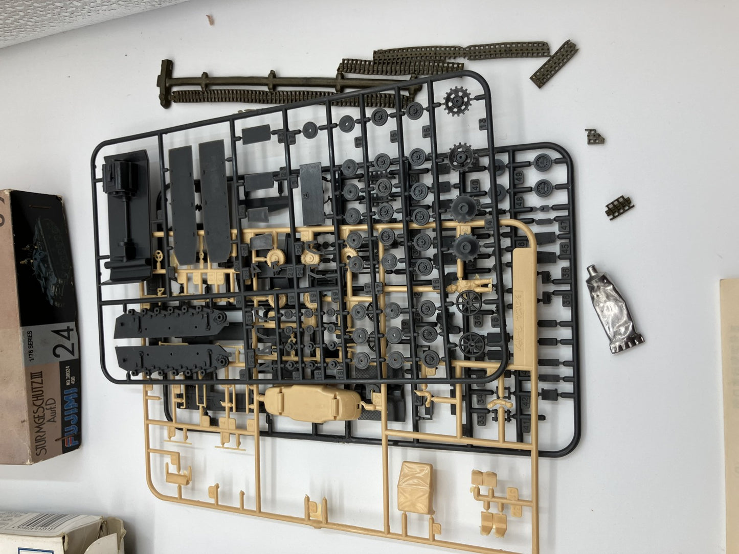 FUJIMI (1 item) & ESCI (3 Unopened Items) 1/72 King Tiger and Other Retro Plastic Model Set -