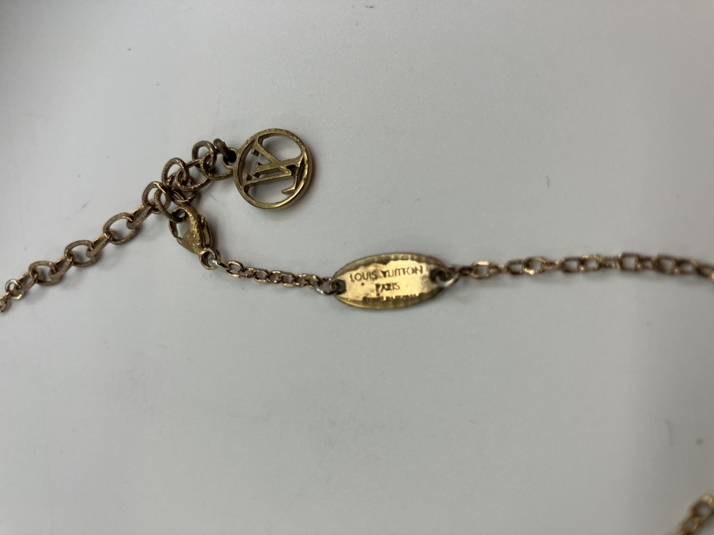 LOUIS VUITTON エセンシャルV ネックレス ゴールド 首周り約51cm(20.08インチ) 送料無料