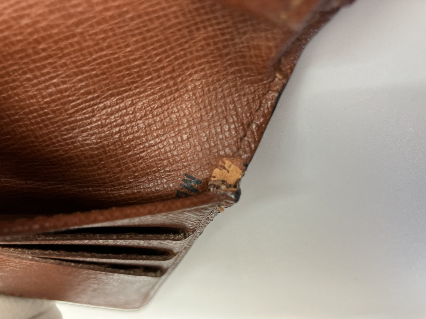 Pre-owned Luxury Item EAuthentic Brand Goods