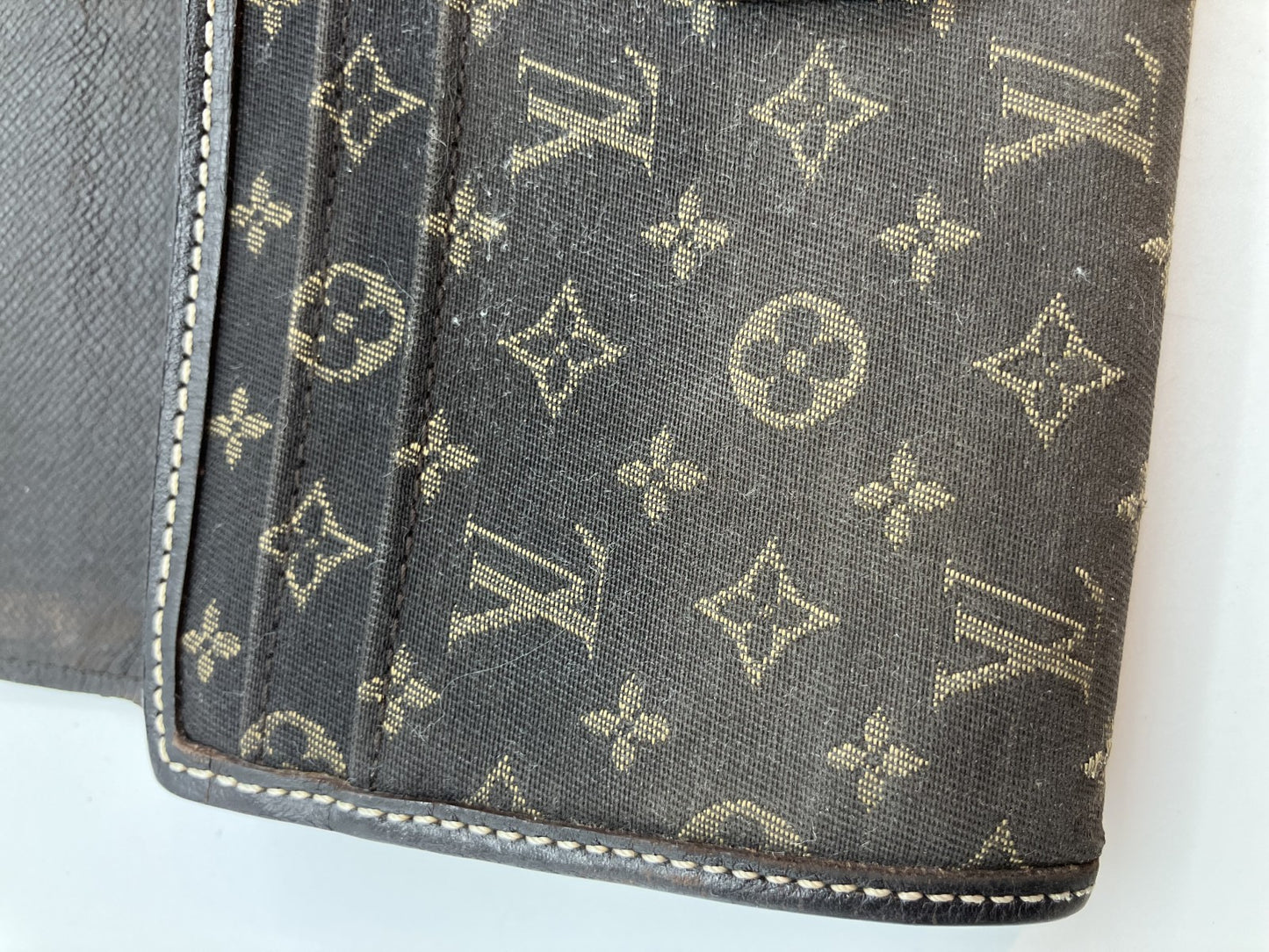 LOUIS VUITTON Monogram Long Wallet 窶・Portefeuille Sarah Fusain M63006 TN0192 | 19x10cm | Ships from Japan