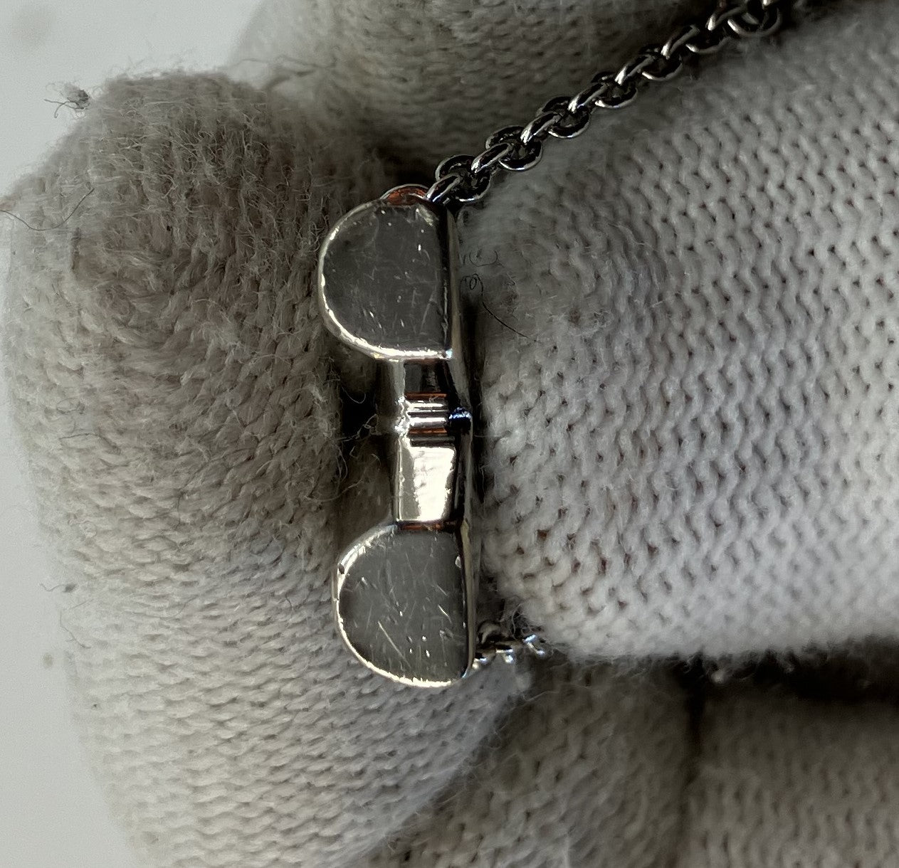 LOUIS VUITTON Essential V Bracelet Wrist Circumference: 19 cm Model: M63198 / LE1201 Silver -