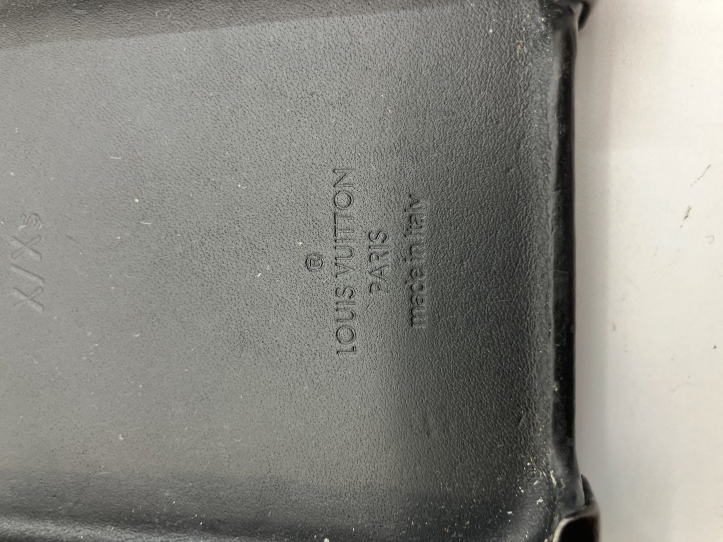 เคส iPhone X/Xs จาก Louis Vuitton Monogram Reverse M67893 จัดส่งฟรี