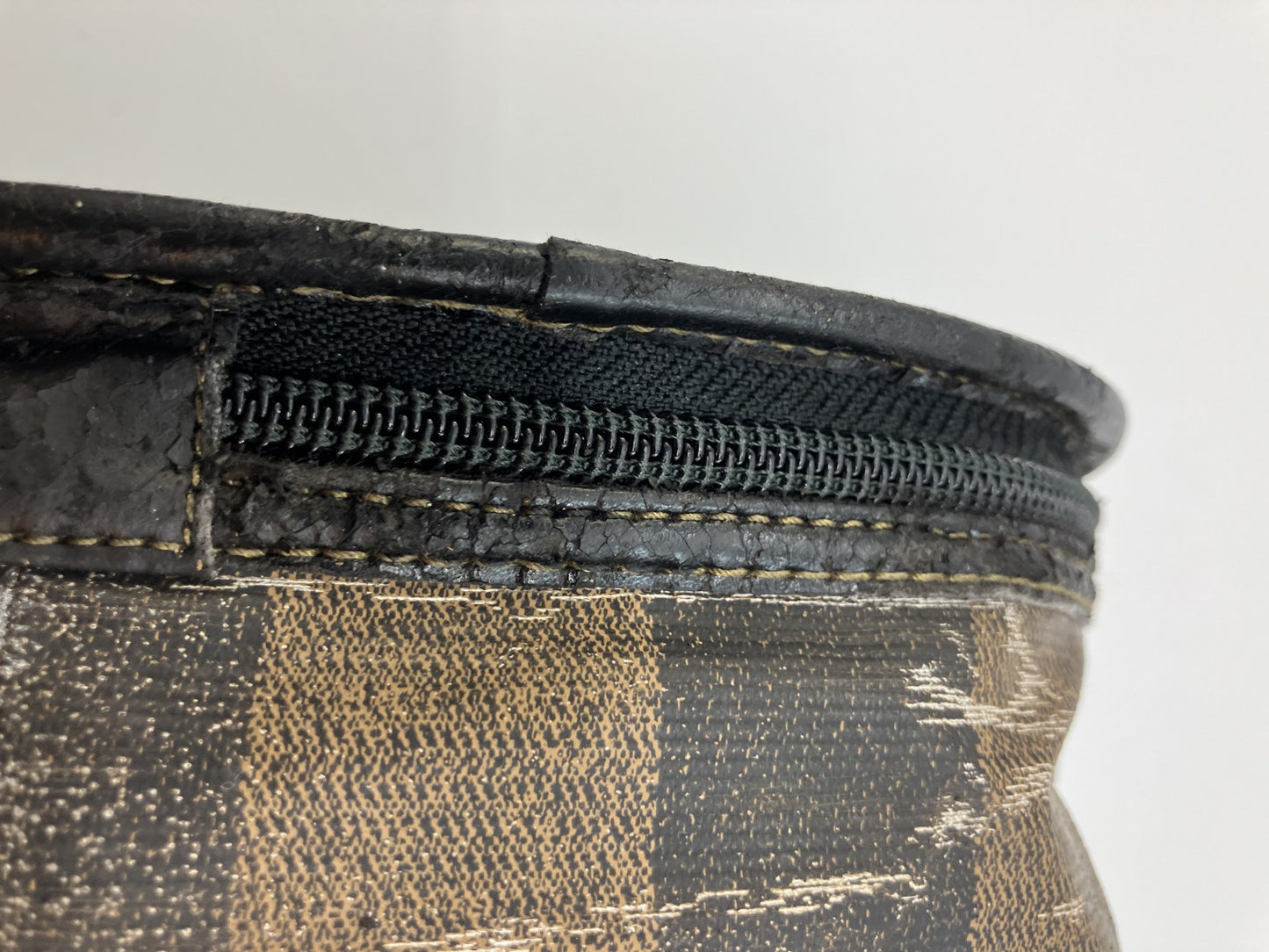 FENDI ペカン柄ポーチ 送料無料