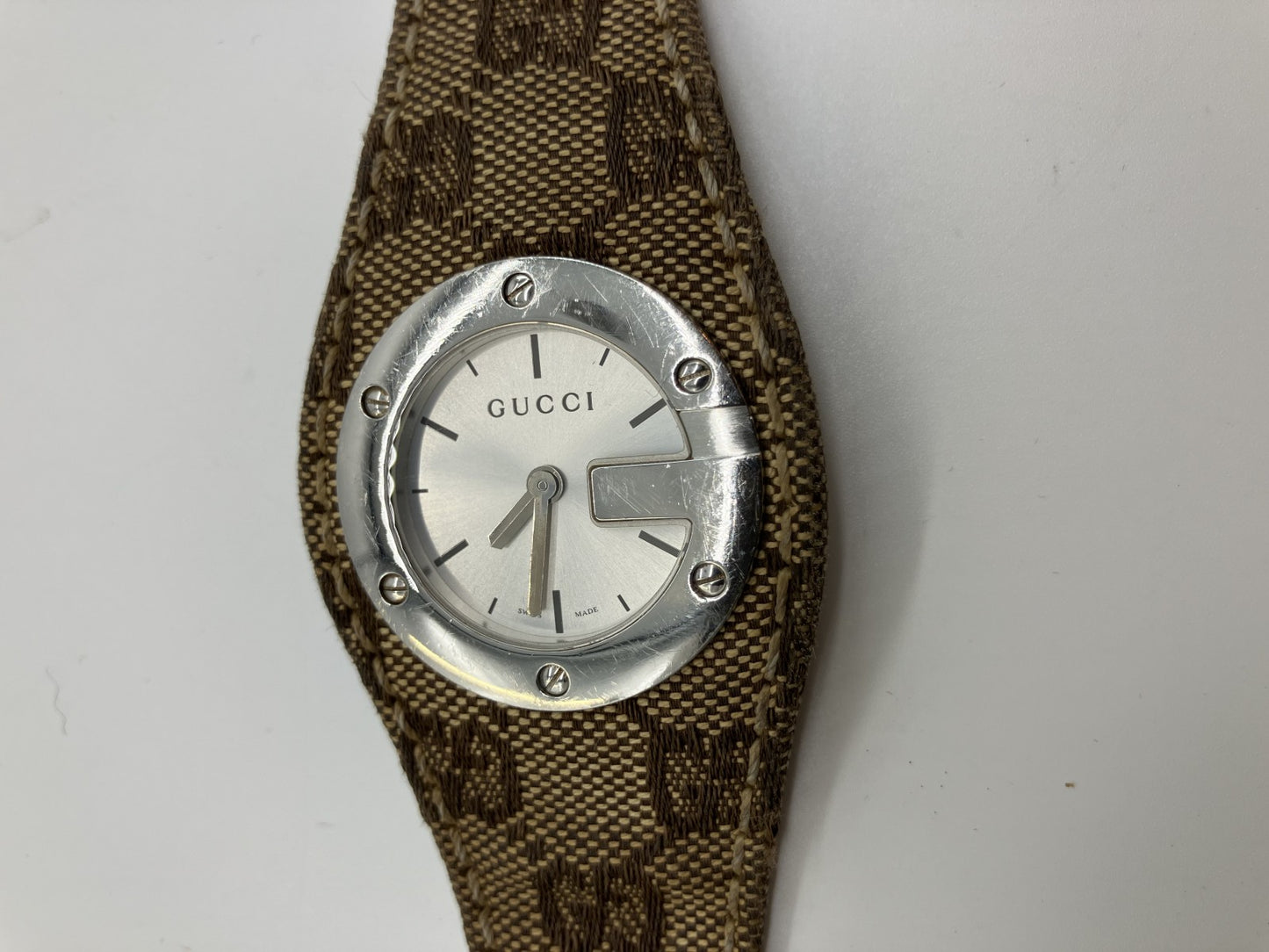 Gucci GG canvas G bandeau ladies watch, silver dial, quartz, with doubles band, box, case and guarantee