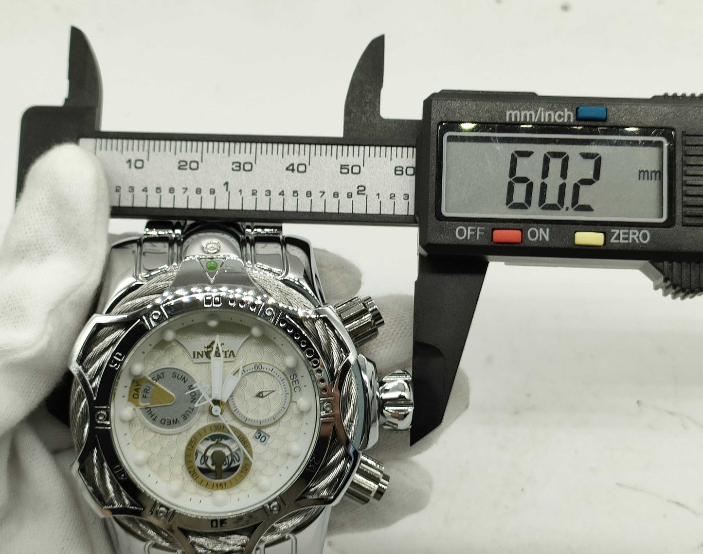 Invicta Men’s 60mm Big Face Chronograph Watch – Stainless Steel Silver, 17cm Wrist, 6 Extra Links, Box – Japan Seller