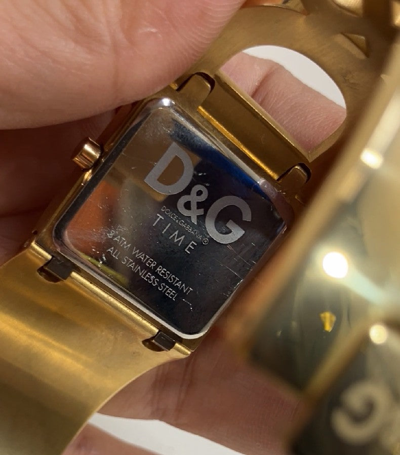 DOLCE&GABBANA D&G Logo Bangle Bracelet Watch Gold Tone Quartz Women's