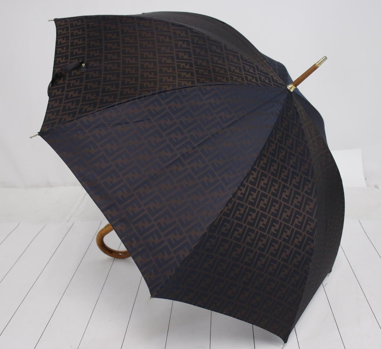Fendi Zucca Pattern Long Umbrella with Wooden Handle, Includes Umbrella Bag, Rib Length: Approx. 57cm, Total Length: 90cm