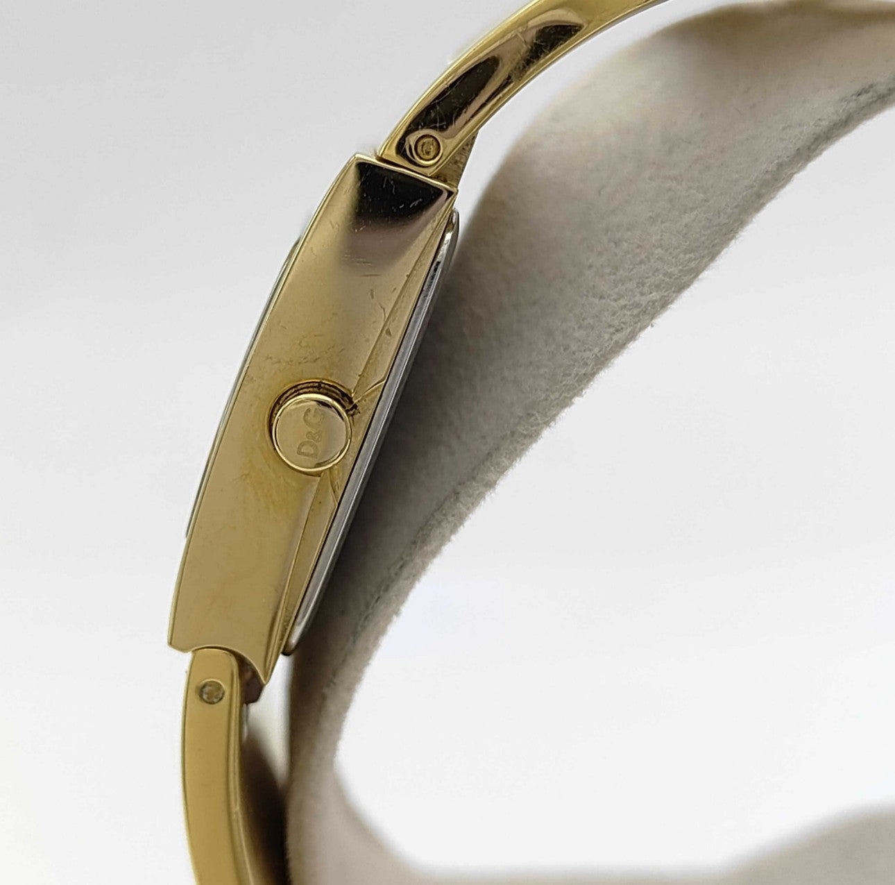 DOLCE&GABBANA D&G Logo Bangle Bracelet Watch Gold Tone Quartz Women's