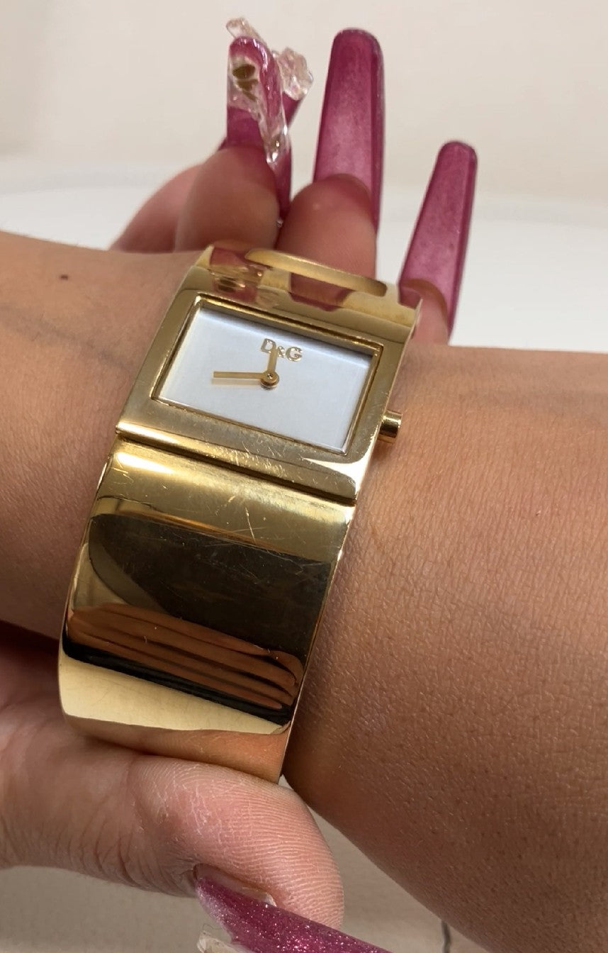 DOLCE&GABBANA D&G Logo Bangle Bracelet Watch Gold Tone Quartz Women's