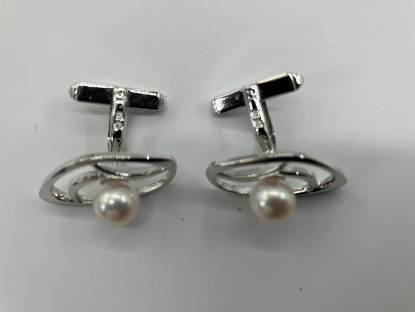 MIKIMOTO Cufflinks Pearl ไข่มุก เส้นผ่านศูนย์กลางประมาณ 7.4 มม. สีเงิน จัดส่งฟรี 