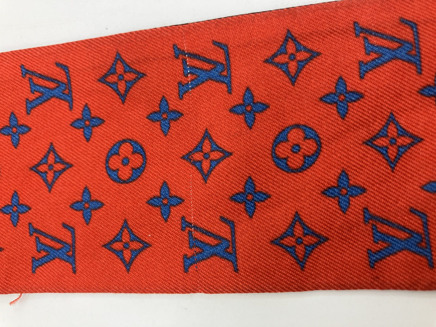 Louis Vuitton M62746 World Tour BB Bandeau Monogram Scarf Silk Red x Black 120-5cm Free Shipping 