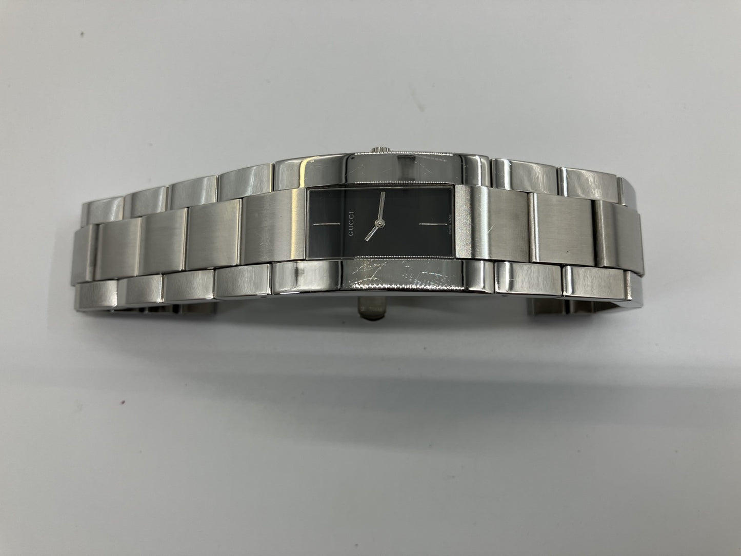 Gucci Men's 4600M Silver Quartz Wristwatch Case Width 23mm Wrist Circumference 16.5cm Boxed Square