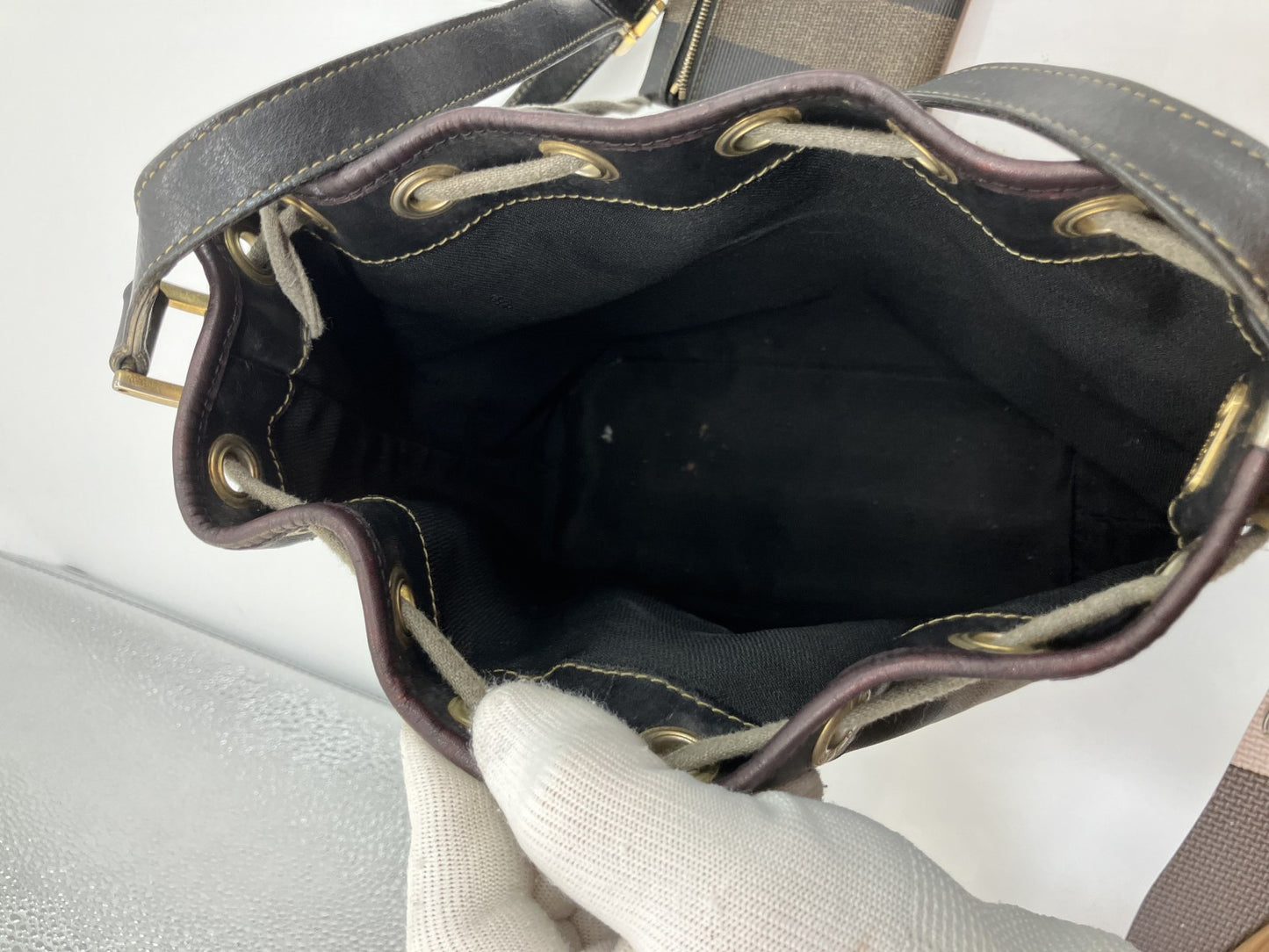 FENDI ペカン柄ショルダーバッグ H26×W24×D12ｃｍ（H10.23×W9.45×D4.72インチ） 送料無料