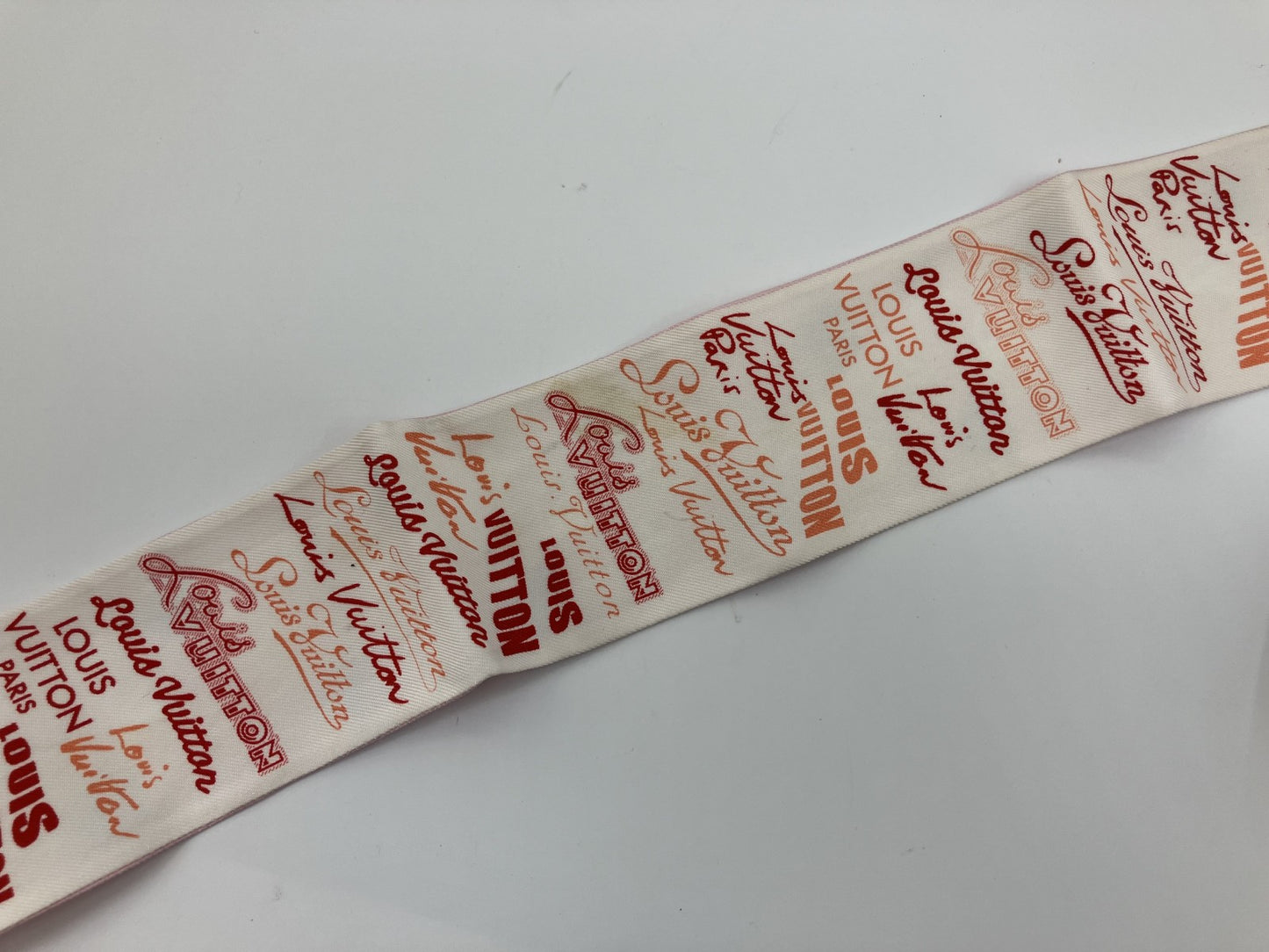ผ้าพันคอหลุยส์ วิตตอง สีชมพู 116 x 5.5 จัดส่งฟรี 
