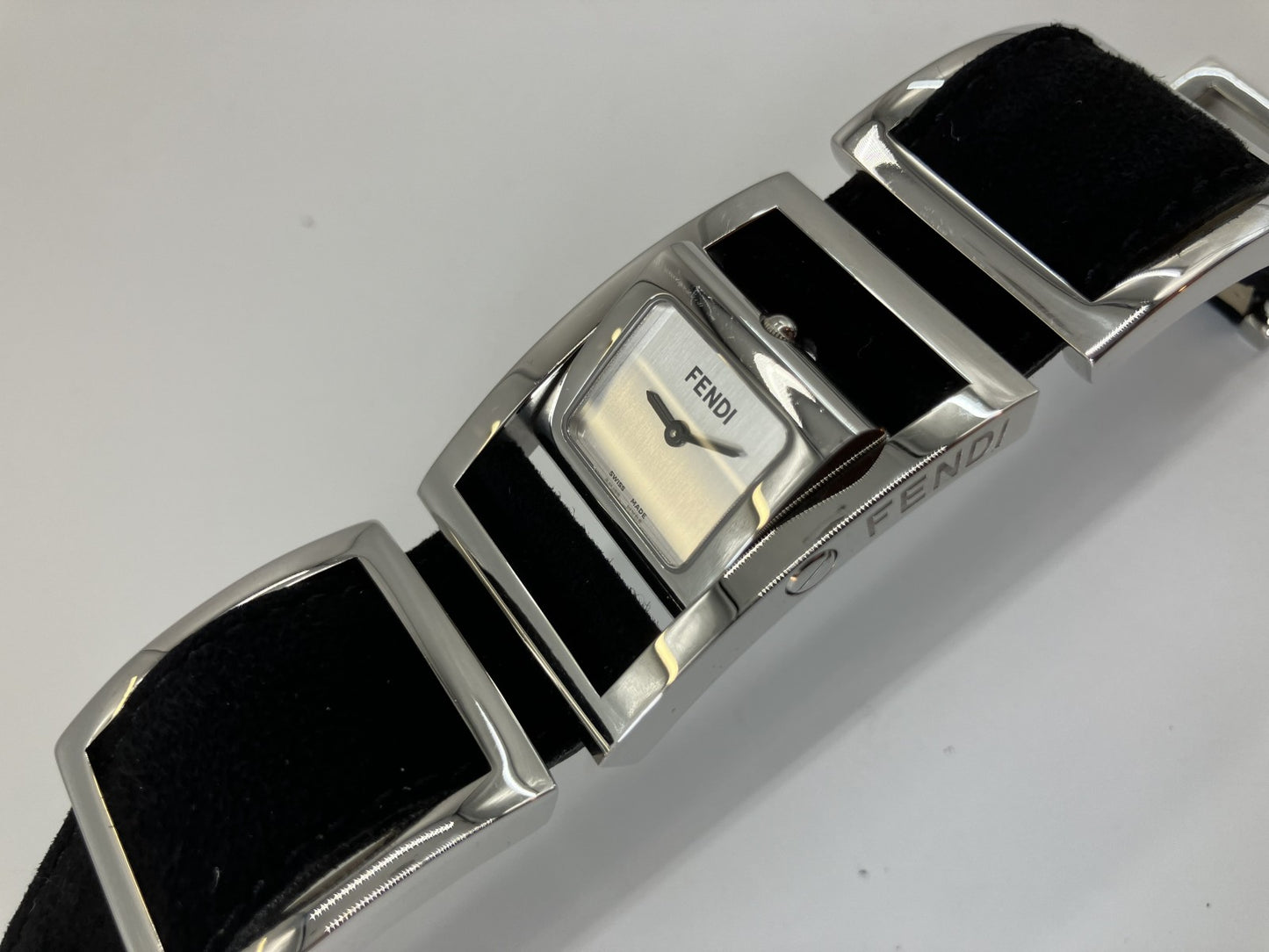 FENDI Gyro 5010L Box, Guarantee, Replacement Strap Case Width: Approx. 26mm Arm Circumference: Approx. 16cm Ladies Quartz Silver SS Free Shipping 