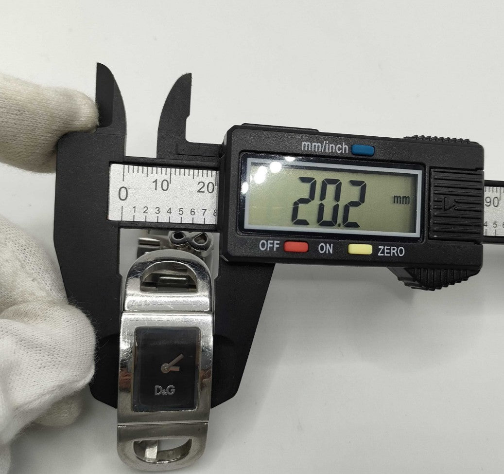 DOLCE & GABBANA Logo Quartz Watch Women Silver Stainless Steel Wrist 15cm 20mm Case