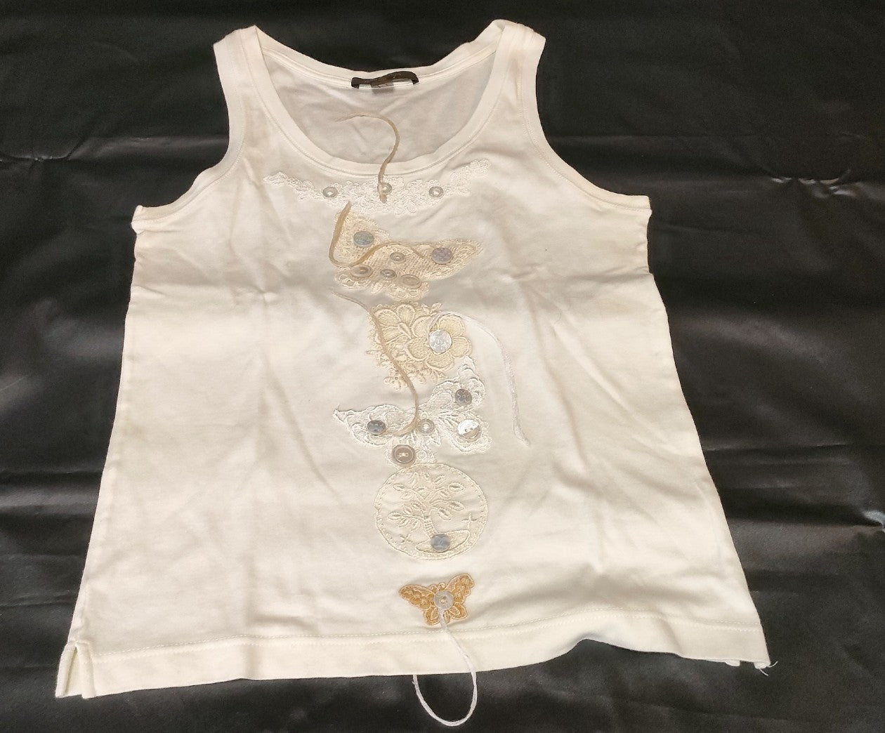 Louis Vuitton Sleeveless Top Lace Embroidery Ivory LV Buttons Size M Italy