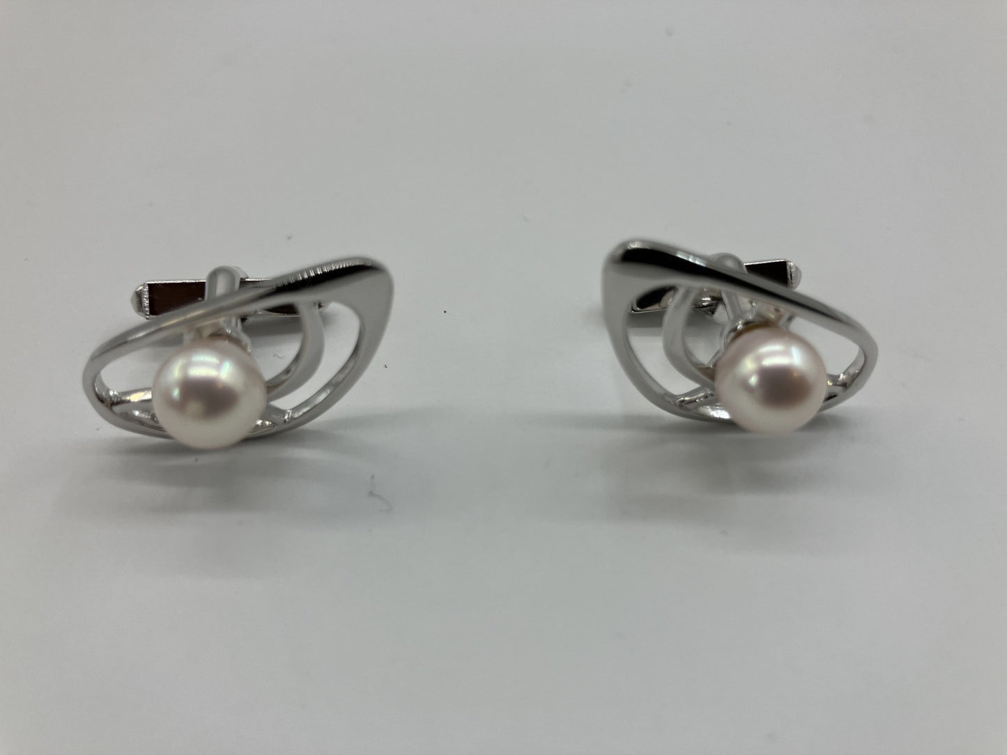 MIKIMOTO Cufflinks Pearl ไข่มุก เส้นผ่านศูนย์กลางประมาณ 7.4 มม. สีเงิน จัดส่งฟรี 