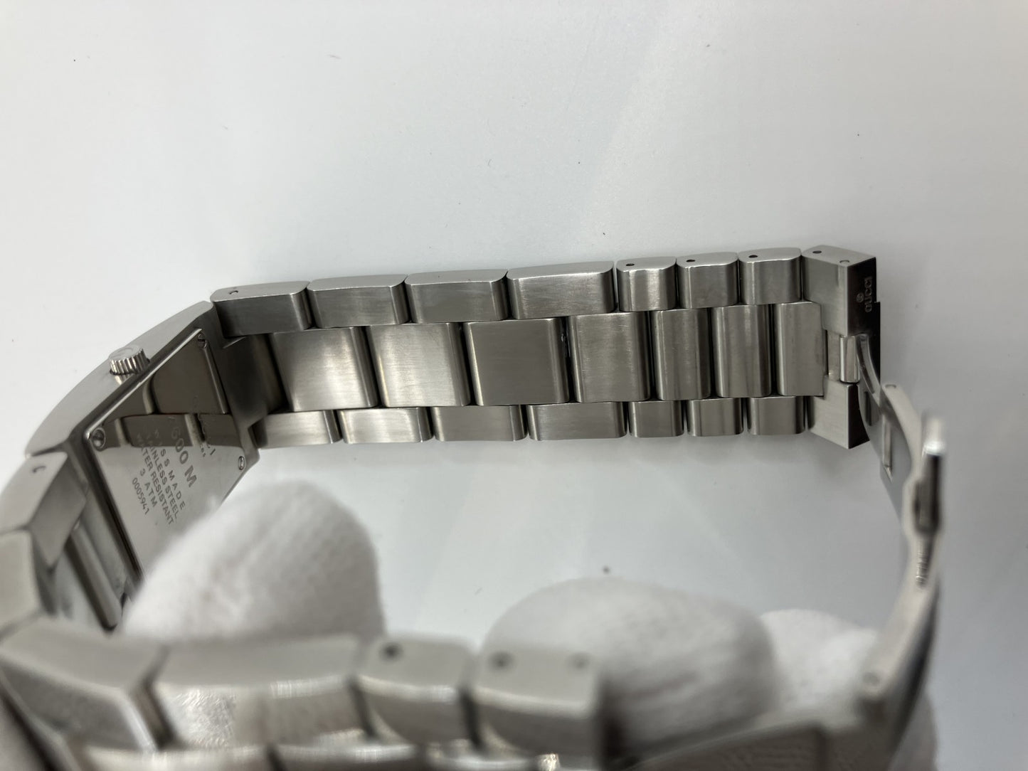 Gucci Men's 4600M Silver Quartz Wristwatch Case Width 23mm Wrist Circumference 16.5cm Boxed Square