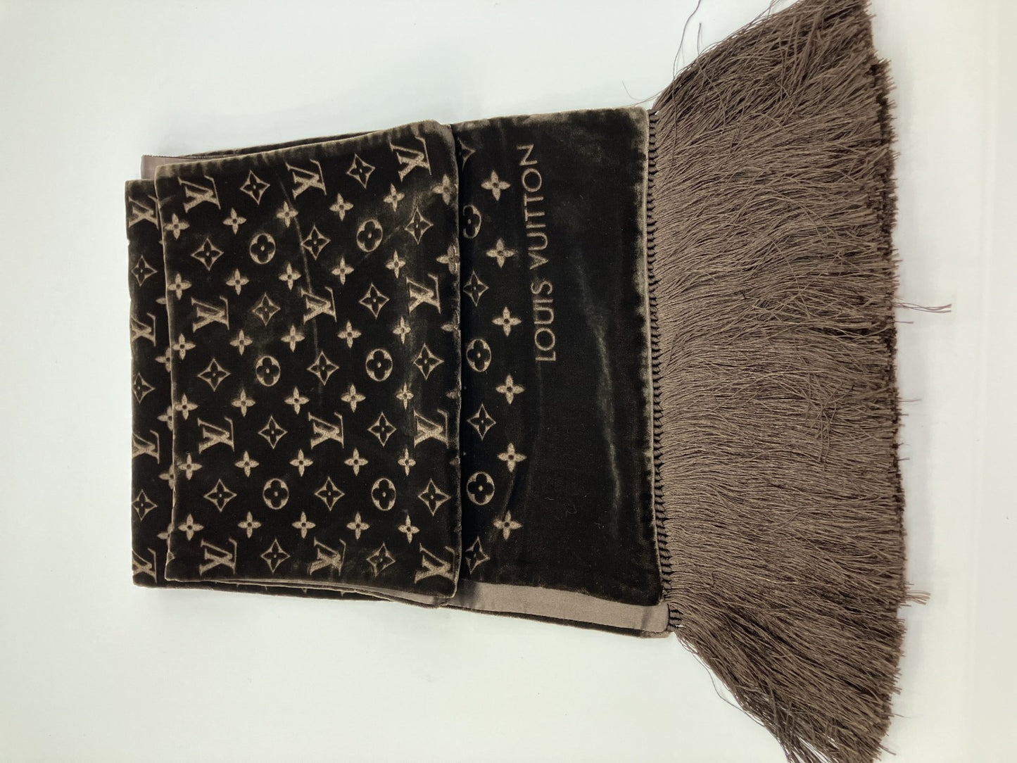 LOUIS VUITTON Scarf, length about 173cm, dark brown, etail monogram lettering,