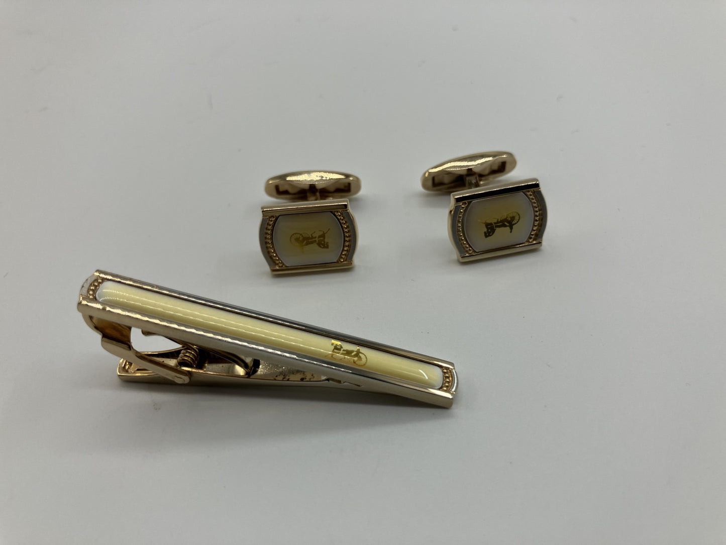 Celine tie pin and cufflinks set, gold, box included, free shipping 