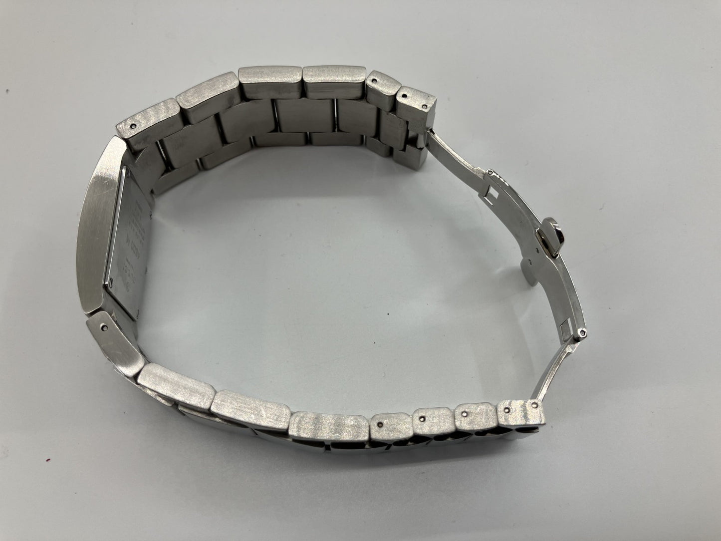Gucci Men's 4600M Silver Quartz Wristwatch Case Width 23mm Wrist Circumference 16.5cm Boxed Square
