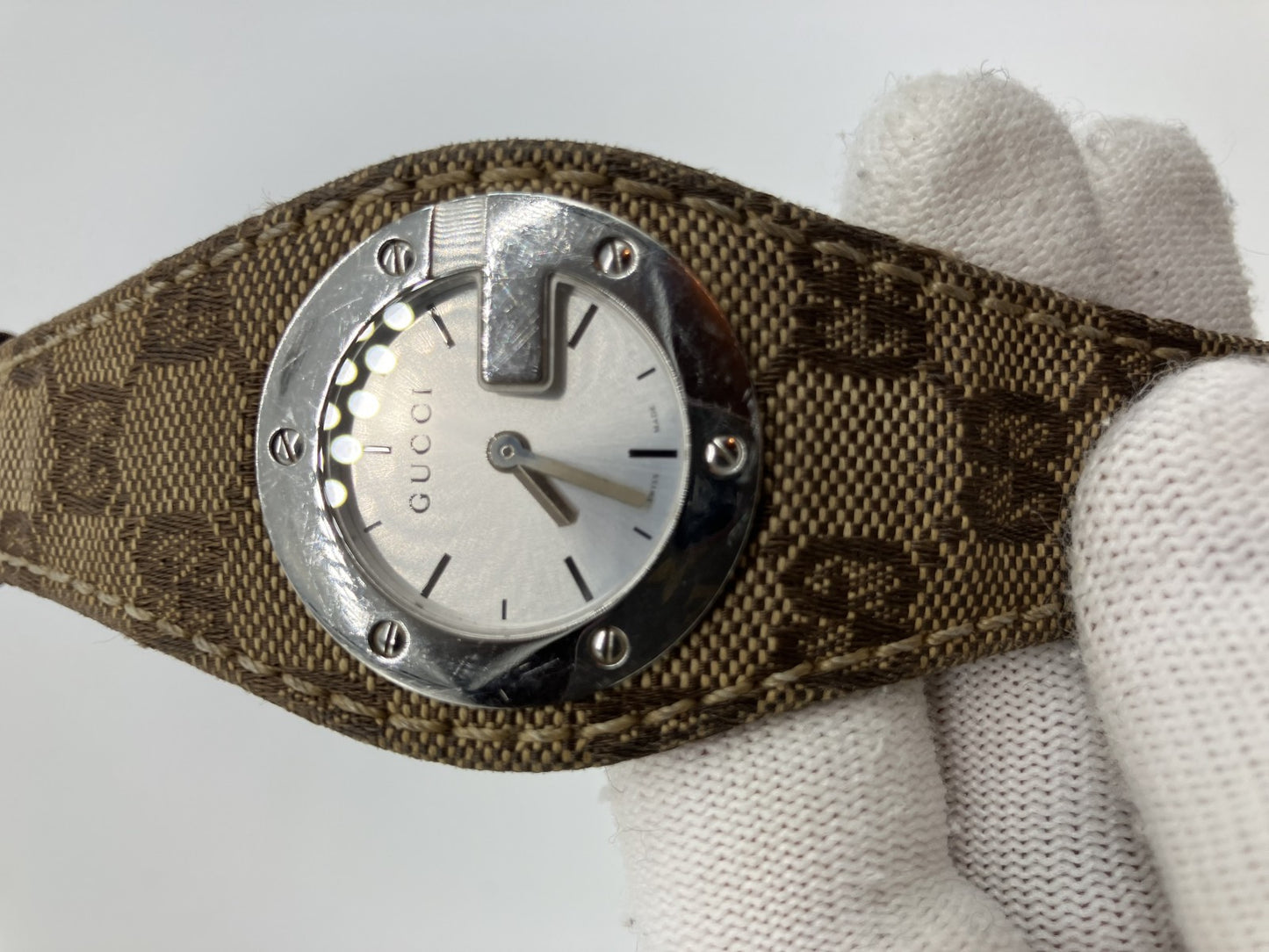 Gucci GG canvas G bandeau ladies watch, silver dial, quartz, with doubles band, box, case and guarantee