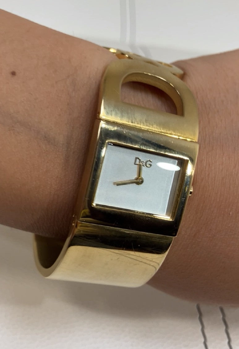 DOLCE&GABBANA D&G Logo Bangle Bracelet Watch Gold Tone Quartz Women's