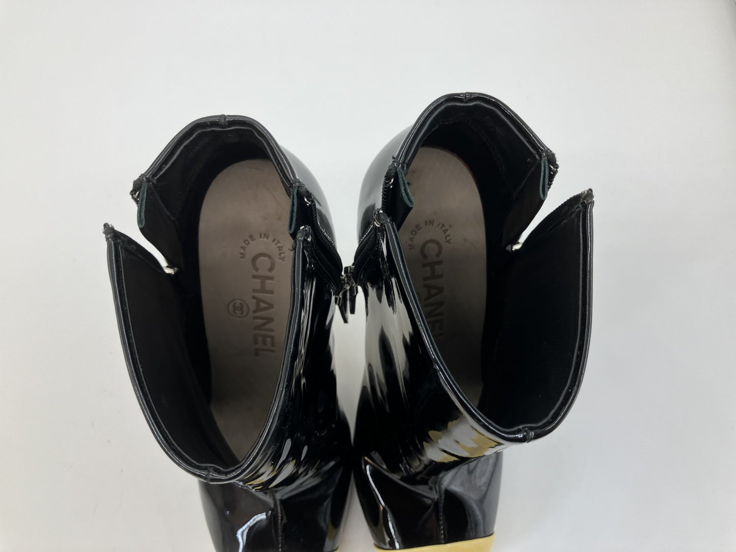 CHANEL Short Boots Enamel 36(US 6)(22.9 cm)(9.02 inch) Heel approx. 11.5 cm Black & Yellow