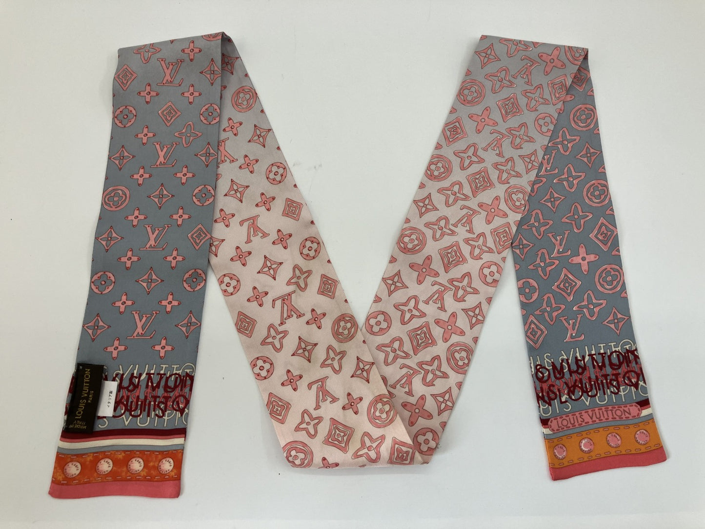 LOUIS VUITTON Scarf 120 x 7 cm (47.2 x 2.76 inch) pink with box,