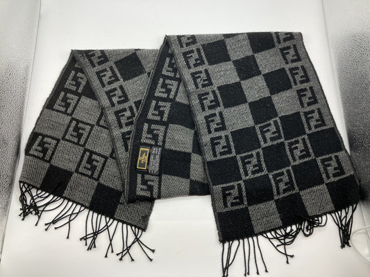 ＦＥＮＤＩ　マフラー　全長約１５６ｃｍ　送料無料