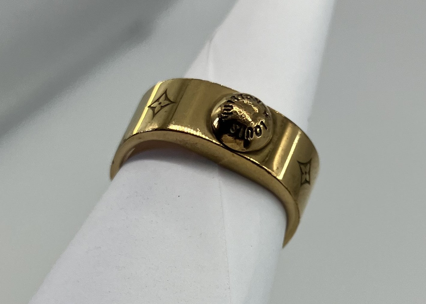 LOUIS VUITTON Louis Vuitton Berg Nanogram S size M00213 Actual size #9.5 Gold ring Free shipping 