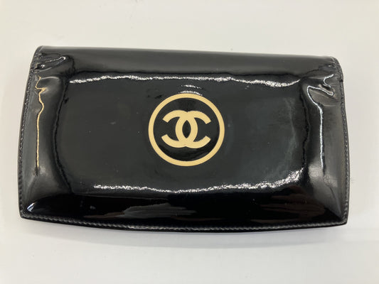 ＣＨＡＮＥＬ　シャネル　メイクアップ　二つ折り長財布　エナメル　黒