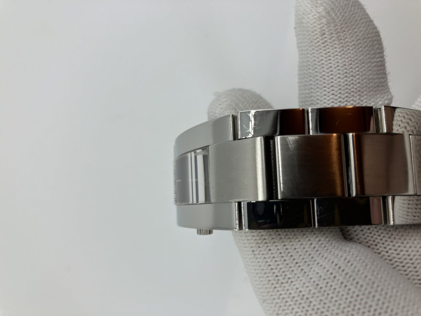 Gucci Men's 4600M Silver Quartz Wristwatch Case Width 23mm Wrist Circumference 16.5cm Boxed Square