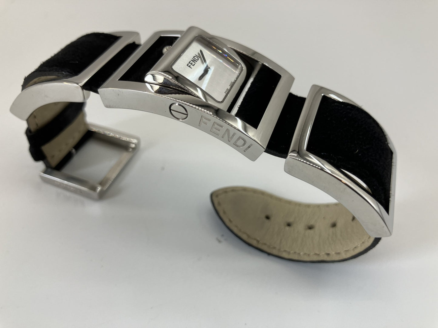 FENDI Gyro 5010L Box, Guarantee, Replacement Strap Case Width: Approx. 26mm Arm Circumference: Approx. 16cm Ladies Quartz Silver SS Free Shipping 