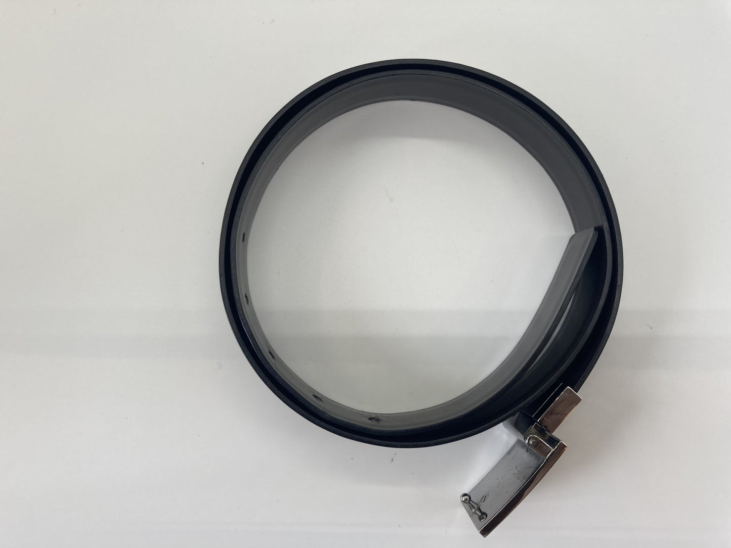 Ｇｕｃｃｉグッチ無料ロゴ レザーベルト 残り１０１ｃｍ 送料