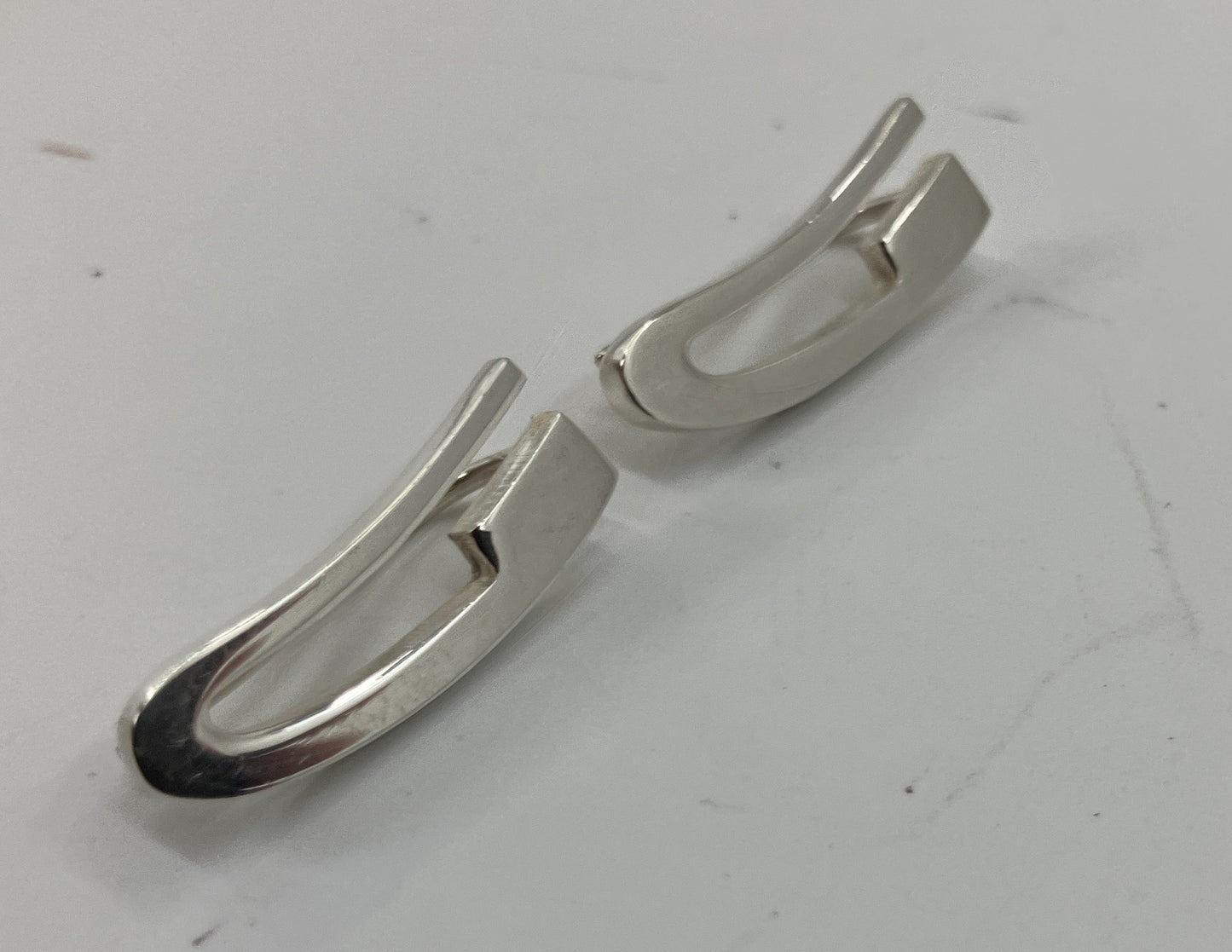 GUCCI 925 Sterling Silver G Oval Earrings Made in Italy Box Pouch