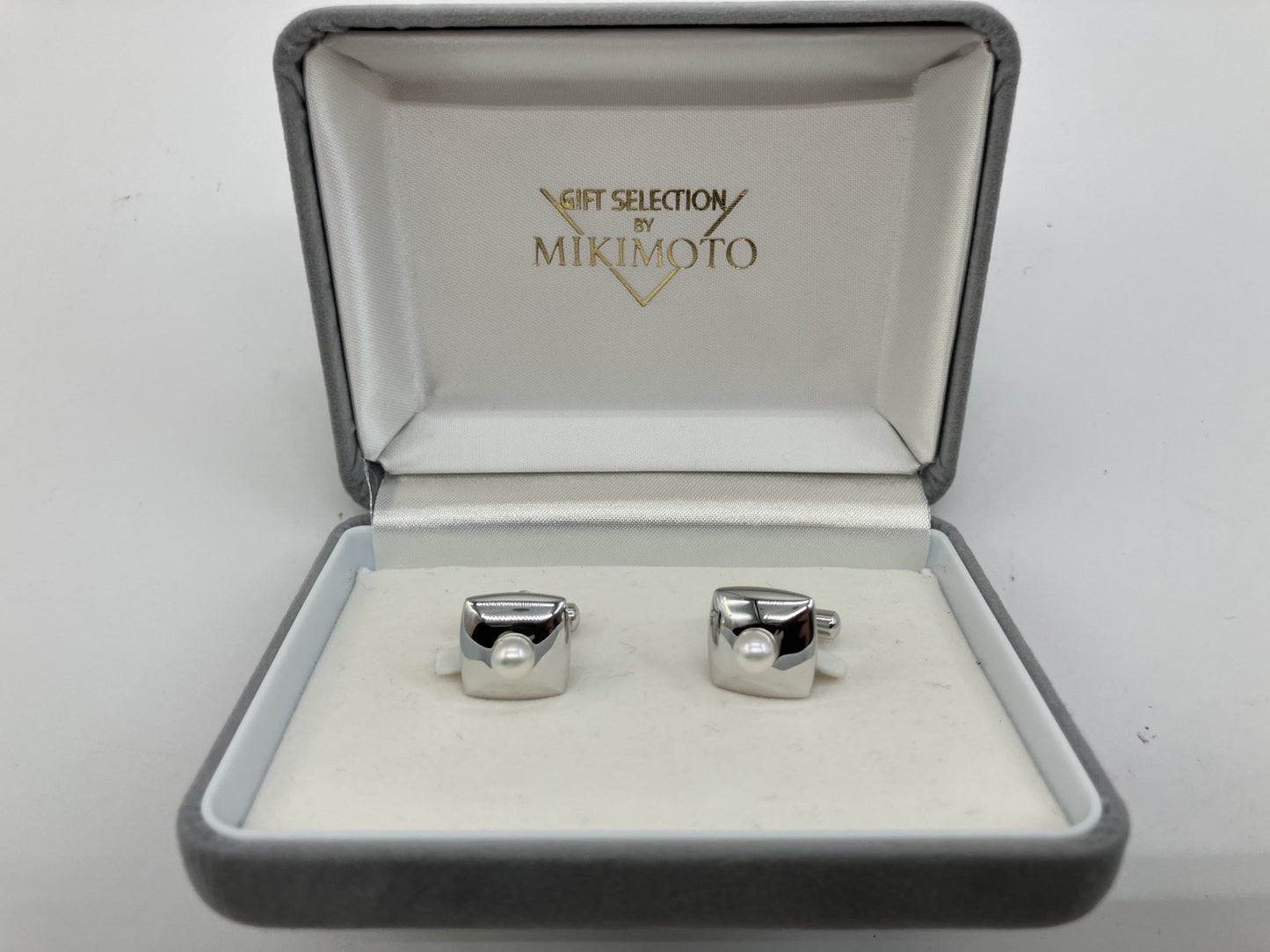 MIKIMOTO Akoya pearl cufflinks, pearl diameter 5.3-5.4mm, box included, free shipping 