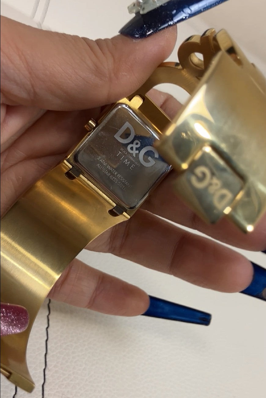 DOLCE&GABBANA D&G Logo Bangle Bracelet Watch Gold Tone Quartz Women's