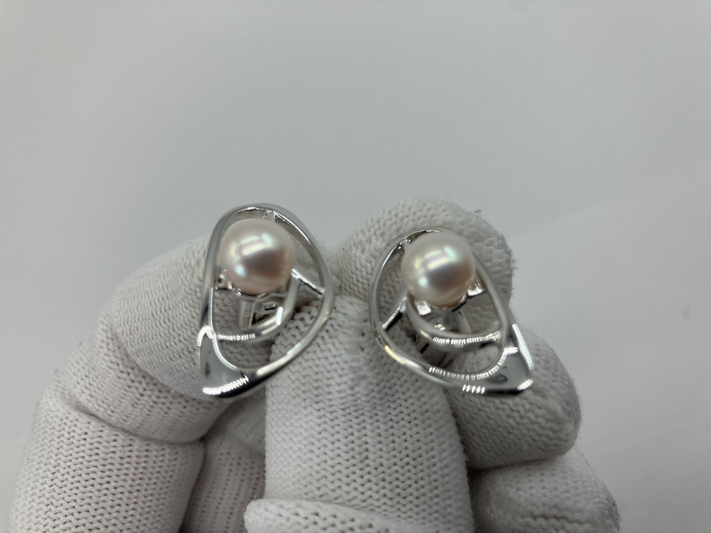 MIKIMOTO Cufflinks Pearl ไข่มุก เส้นผ่านศูนย์กลางประมาณ 7.4 มม. สีเงิน จัดส่งฟรี 