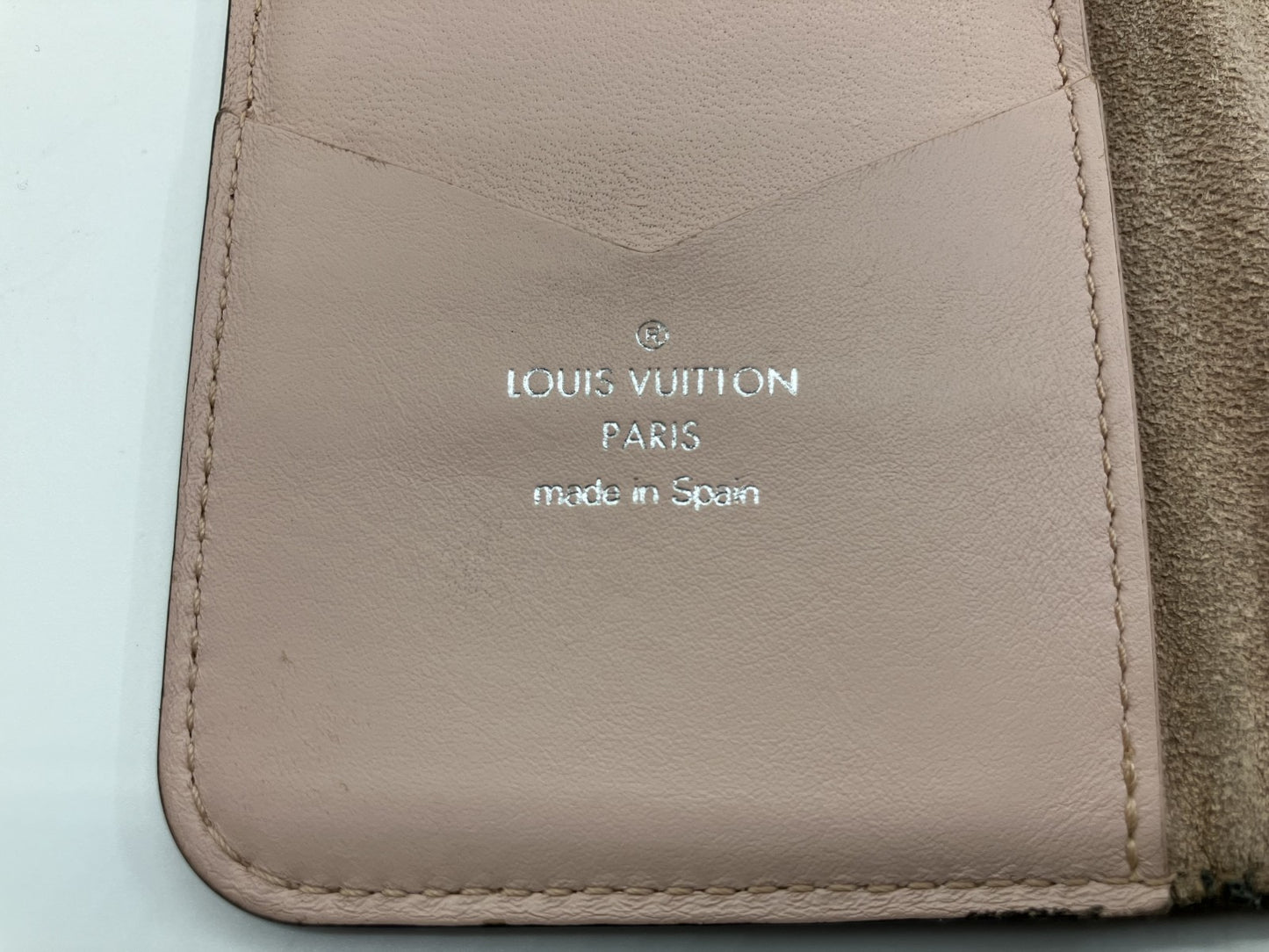 LOUIS VUITTON Folio Mahina Smart iphone (X) (XS) Case 15cm x 7.3cm BC3199