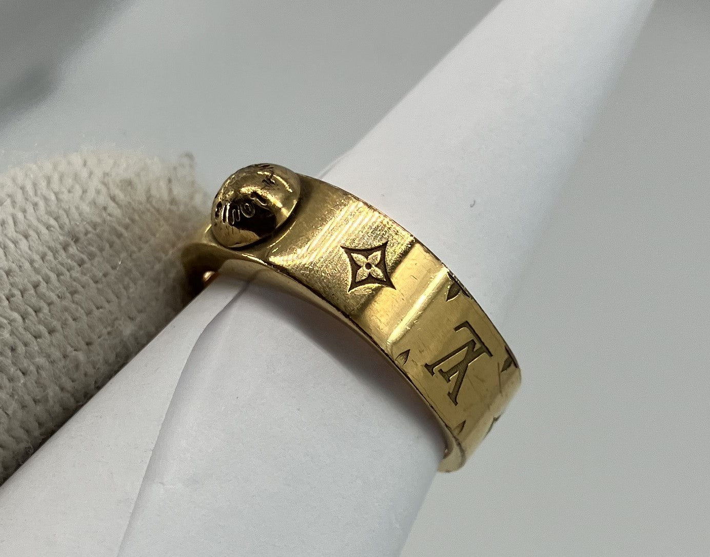 LOUIS VUITTON Louis Vuitton Berg Nanogram S size M00213 Actual size #9.5 Gold ring Free shipping 