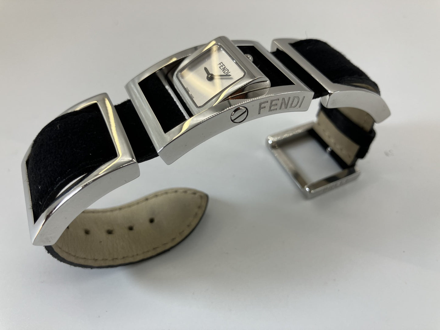 FENDI Gyro 5010L Box, Guarantee, Replacement Strap Case Width: Approx. 26mm Arm Circumference: Approx. 16cm Ladies Quartz Silver SS Free Shipping 